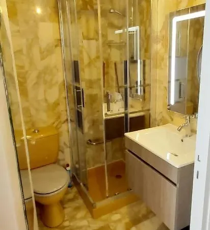 Piscine A Les Palmiers 1er Etage Апартаменты Йер